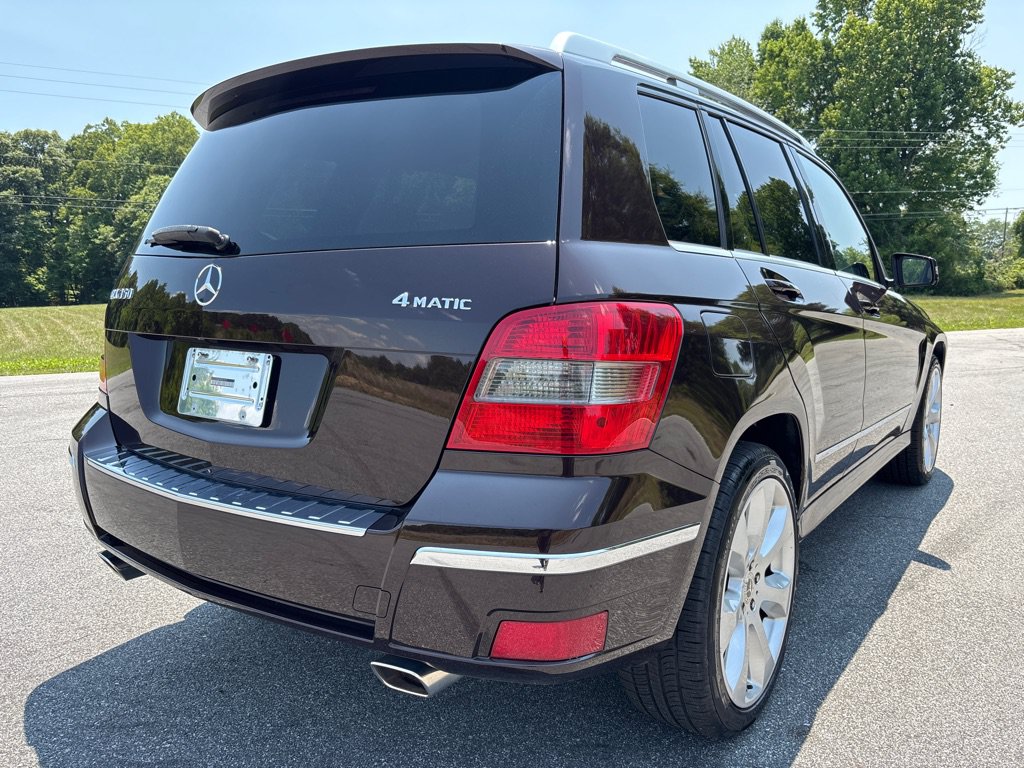 Used 2011 Mercedes-Benz GLK 350 4MATIC image 5