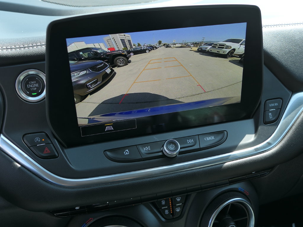 Used 2025 Chevrolet Blazer LT FWD image 18