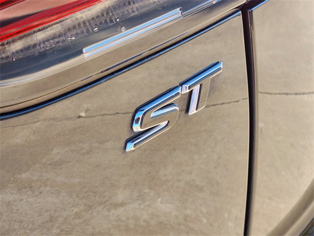 Used 2023 Buick Envision Essence w/ Sport Touring Package image 12