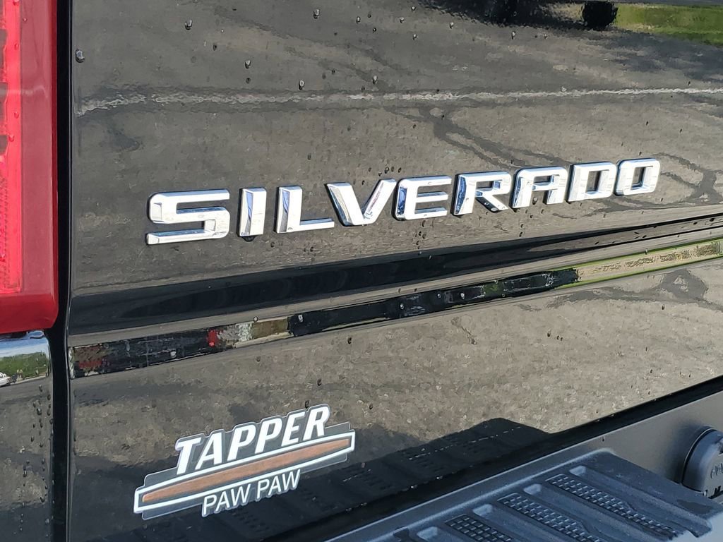 Used 2024 Chevrolet Silverado 1500 LT AWD/4WD image 7