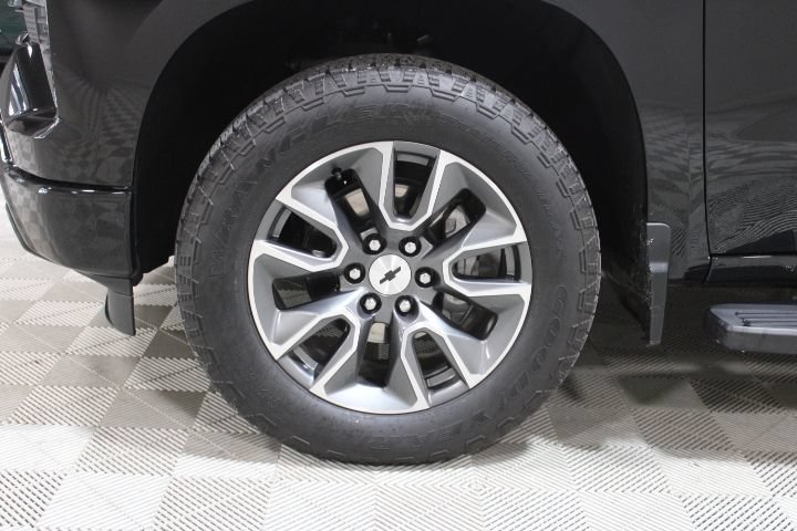 Used 2024 Chevrolet Silverado 1500 RST w/ Z71 Off-Road Package AWD/4WD image 45