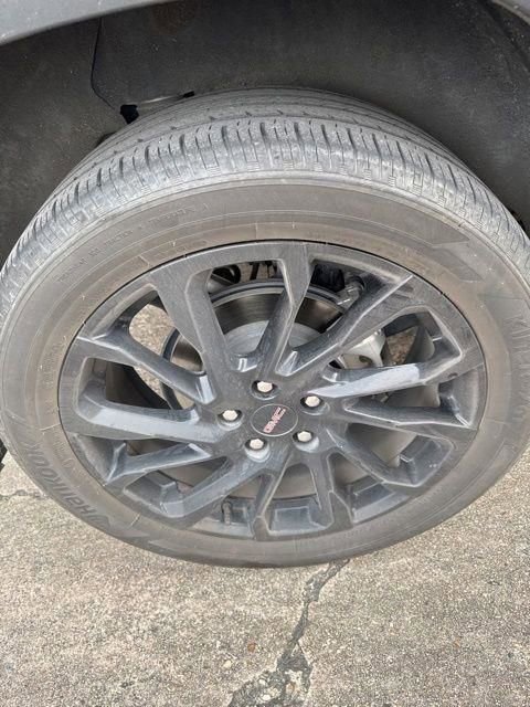 Used 2023 GMC Terrain SLT w/ Elevation Edition image 32