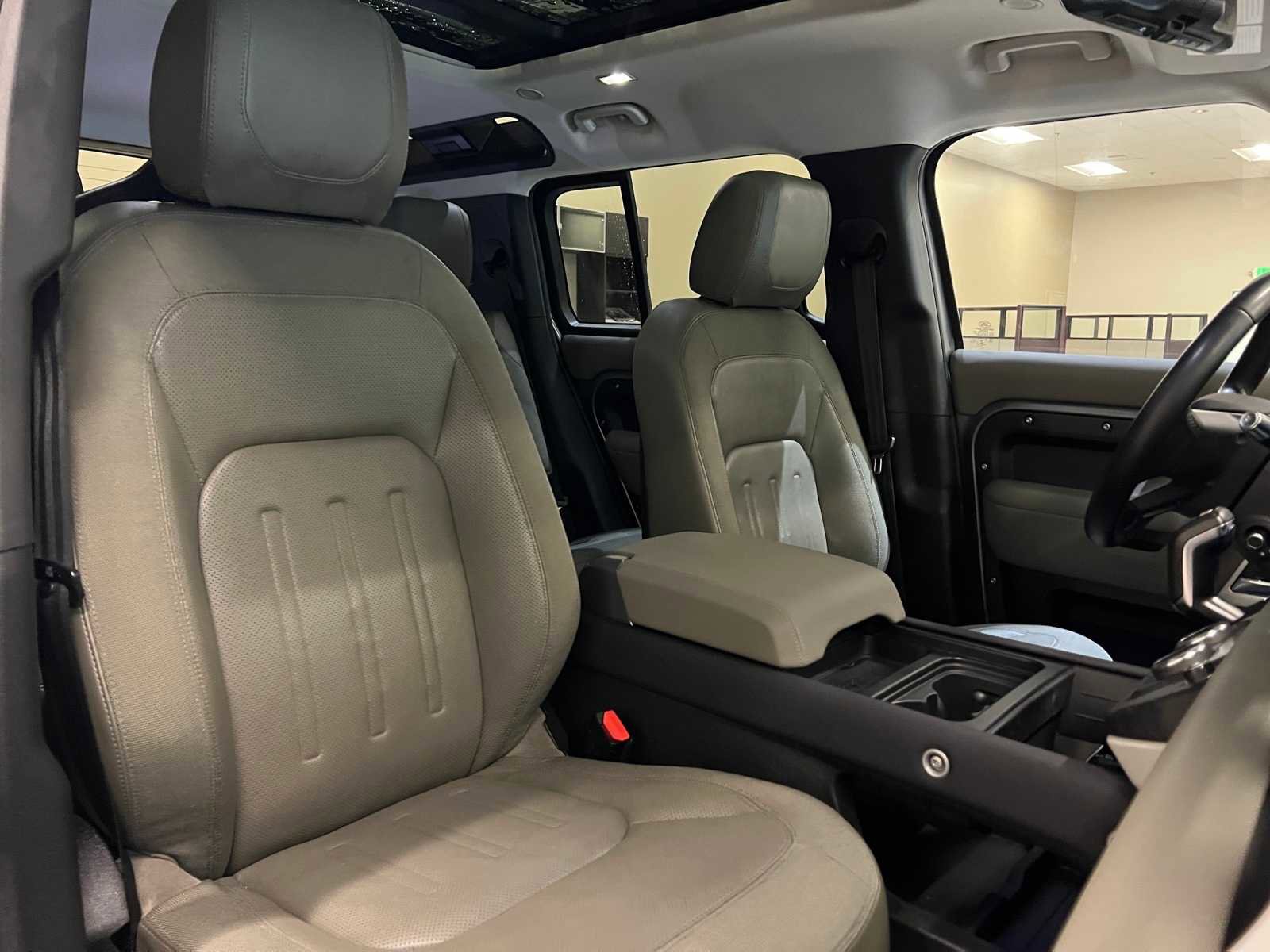 Used 2020 Land Rover Defender 110 SE image 14