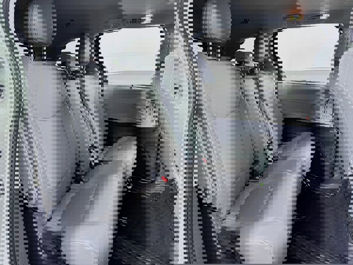 Used 2024 Toyota Sienna XLE image 33