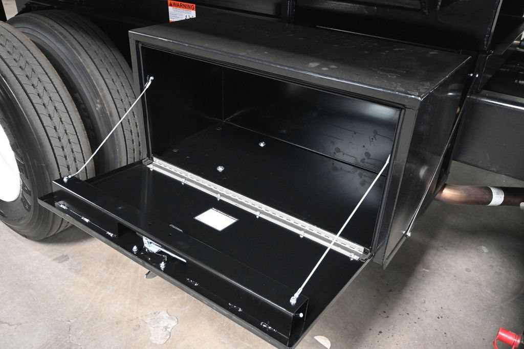 New 2027 Ford F650 2WD Regular Cab Super Duty image 5