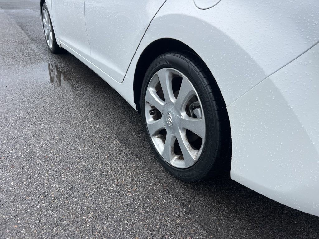 Used 2013 Hyundai Elantra Limited FWD image 28