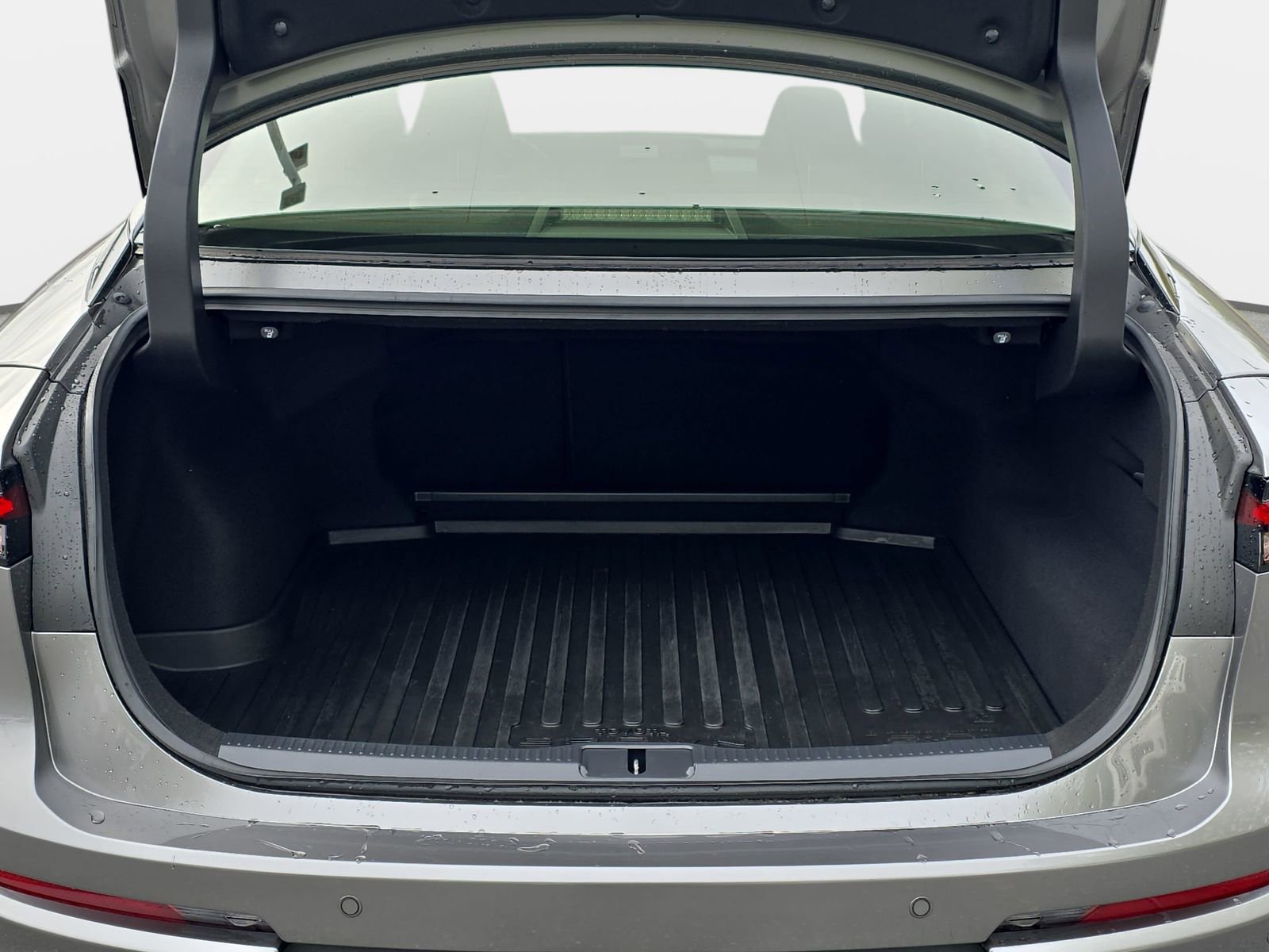 Used 2023 Toyota Crown XLE image 12