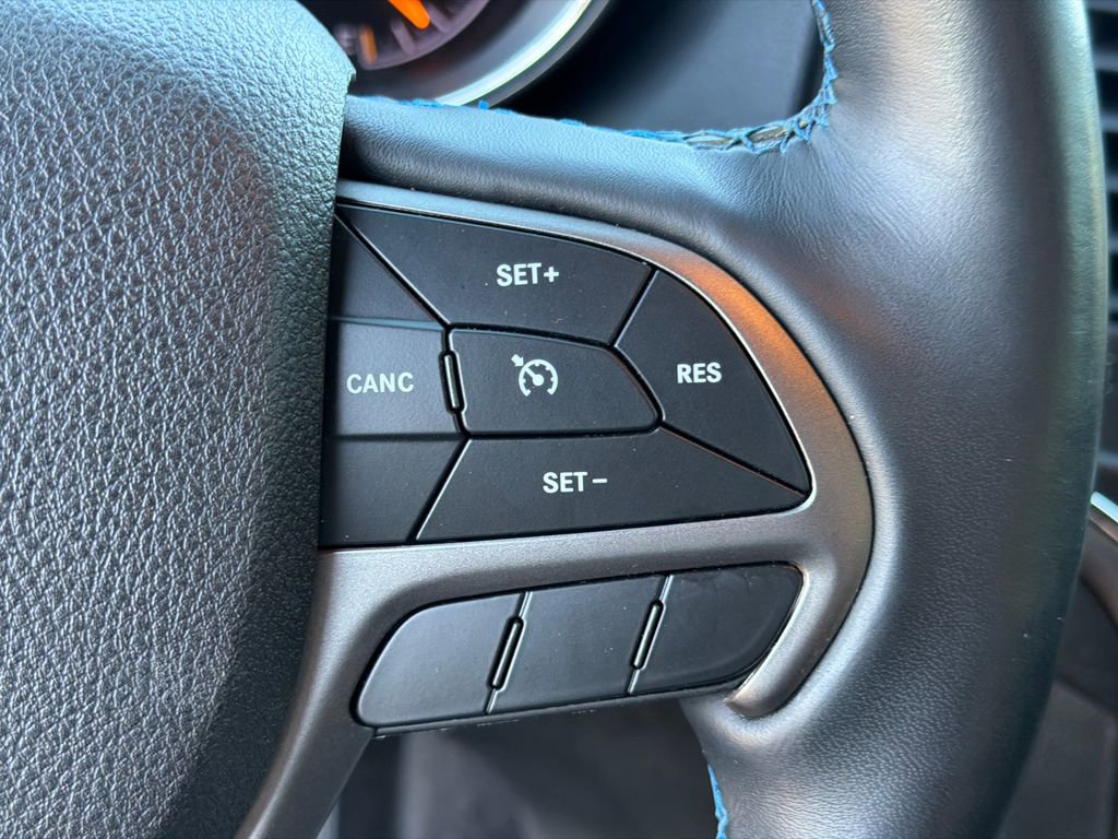 Used 2018 Jeep Grand Cherokee Laredo AWD/4WD image 26