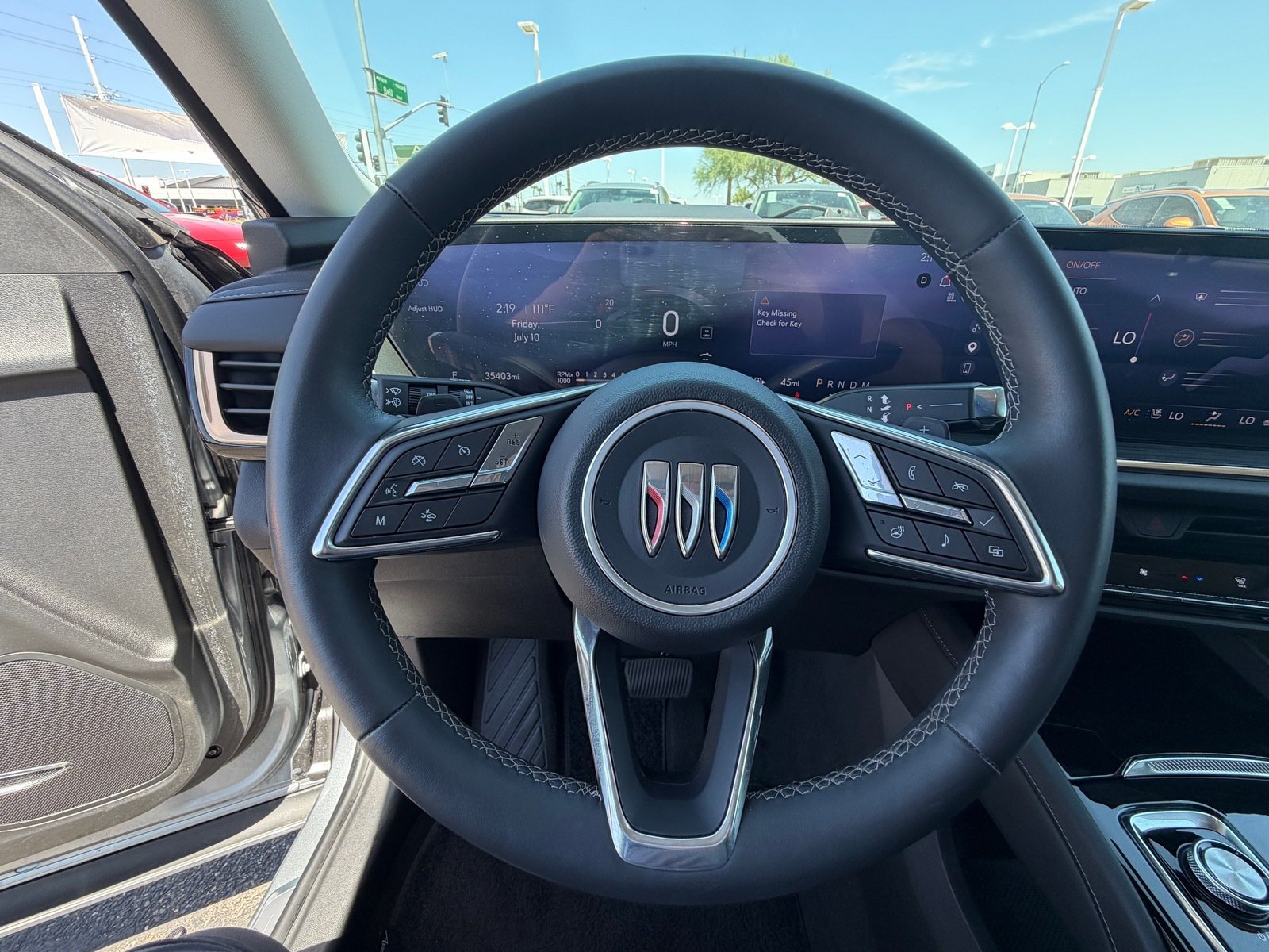 Used 2025 Buick Envision Avenir AWD/4WD image 18