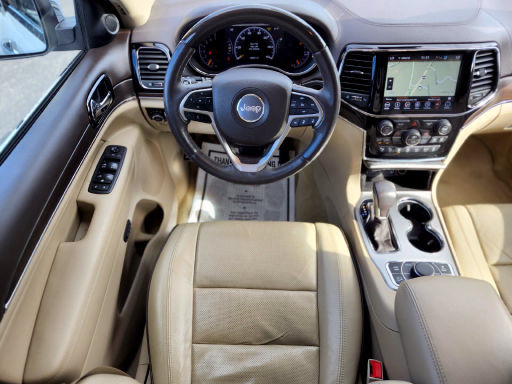 Used 2019 Jeep Grand Cherokee Overland AWD/4WD image 13
