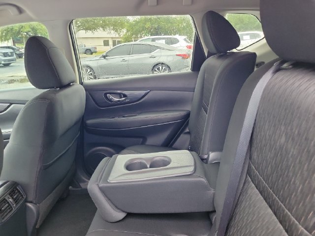 Used 2018 Nissan Rogue SV FWD image 14