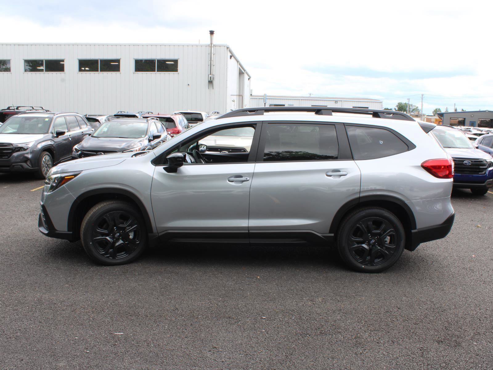 New 2025 Subaru Ascent Onyx Edition image 5