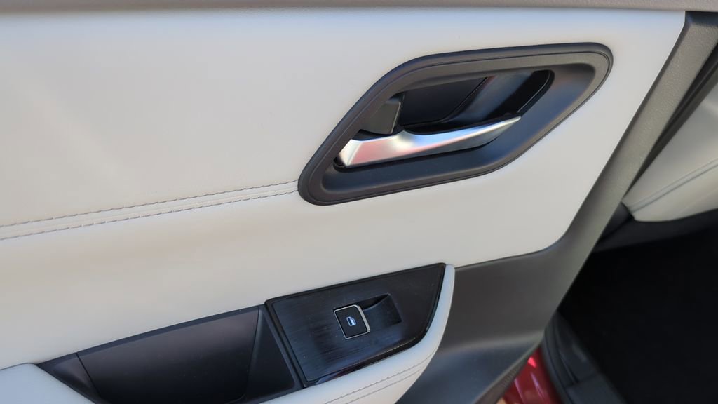 Used 2024 Nissan Rogue SL image 15