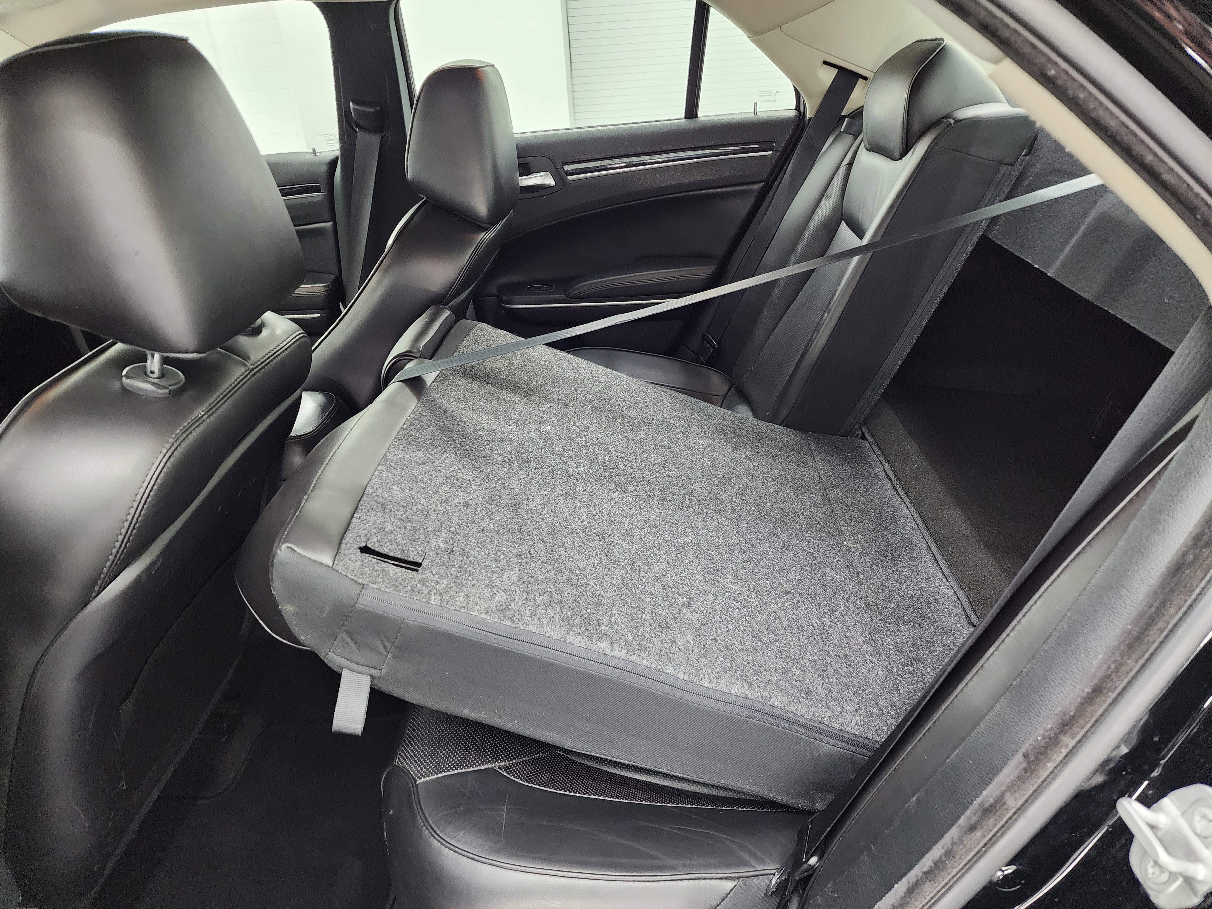 Used 2019 Chrysler 300 Limited image 33