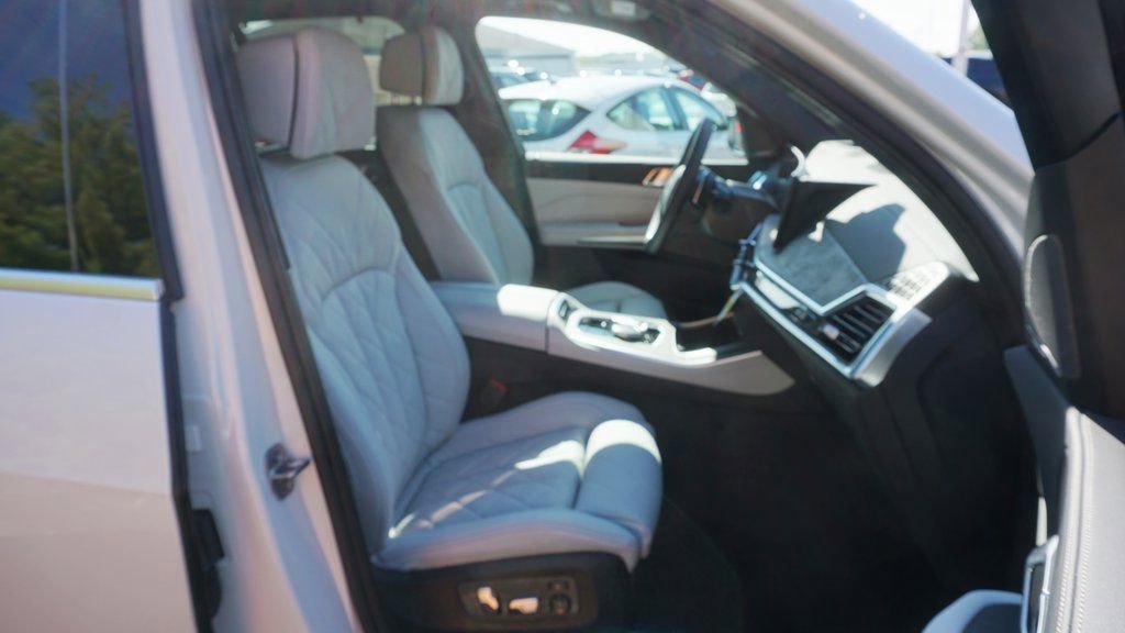 New 2026 BMW X5 xDrive40i image 11