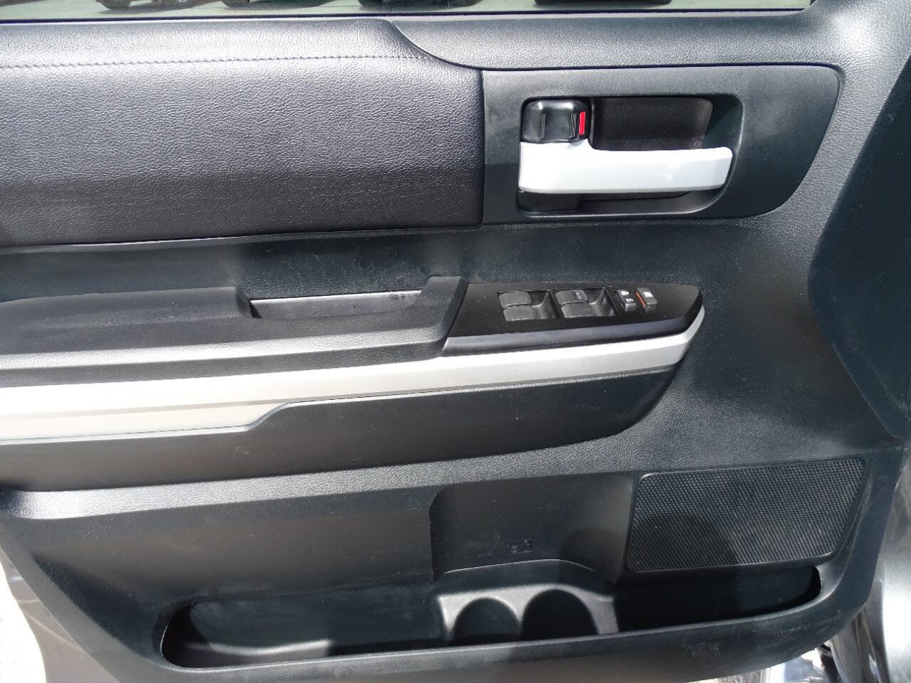 Used 2017 Toyota Tundra SR5 image 17