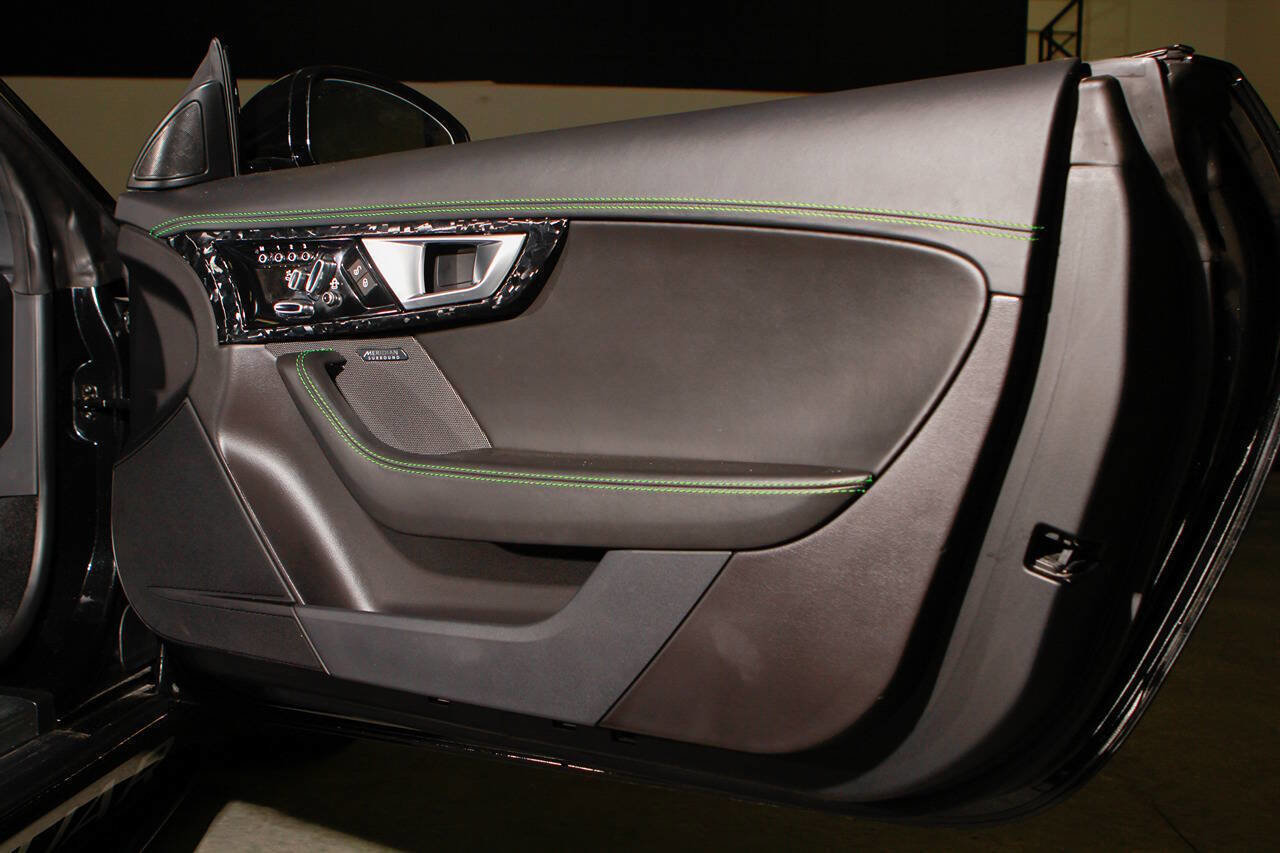 Used 2015 Jaguar F-TYPE R image 22