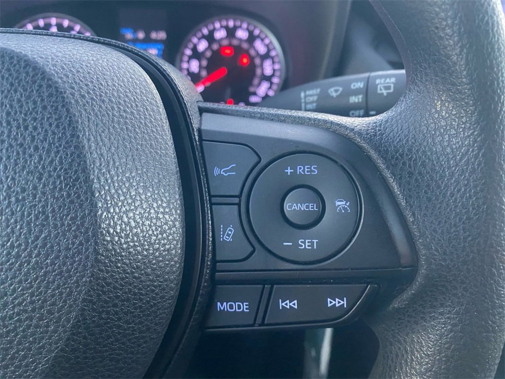 Used 2019 Toyota RAV4 LE image 20