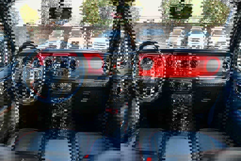 Used 2022 Jeep Wrangler Unlimited Rubicon w/ LED Lighting Group image 18