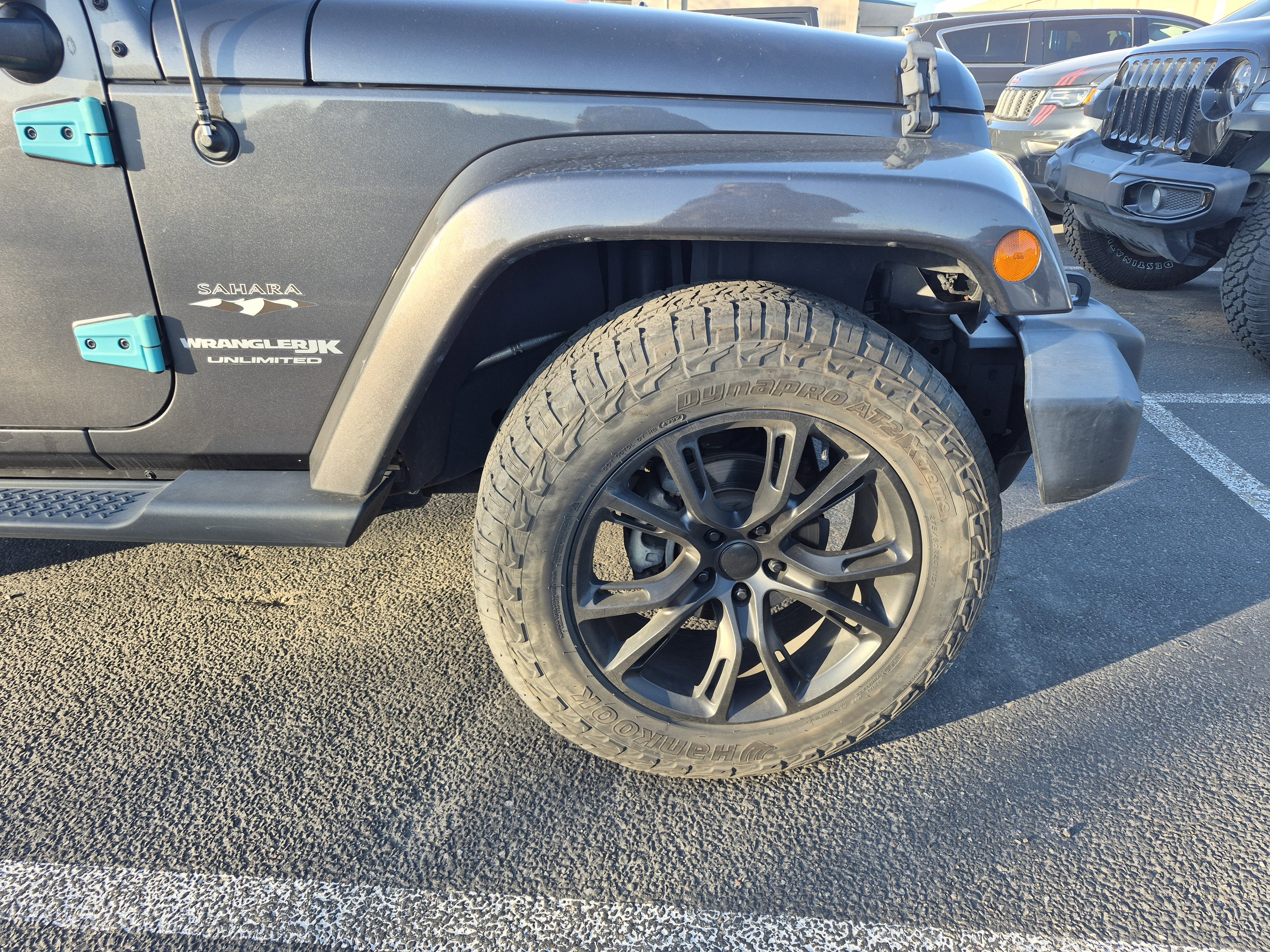 Used 2018 Jeep Wrangler Unlimited Sahara w/ Connectivity Group image 25