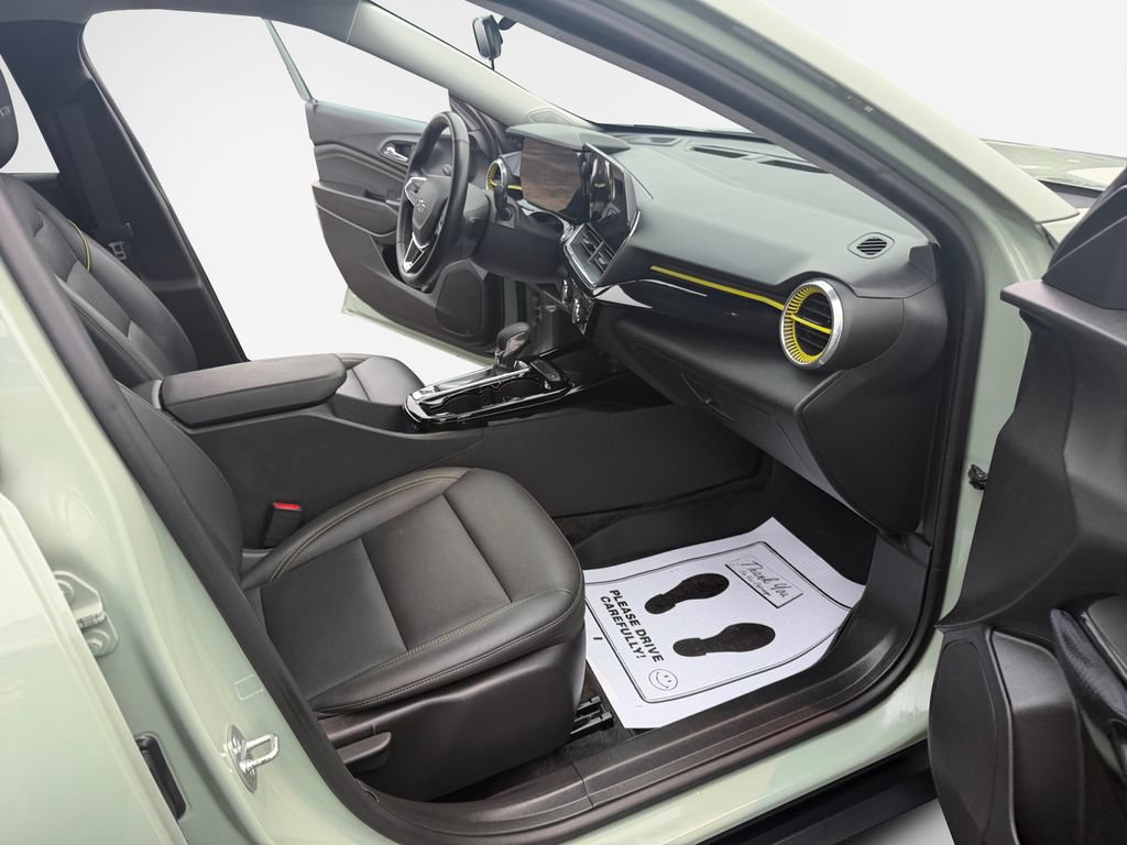Certified 2024 Chevrolet Trax ACTIV w/ Sunroof Package FWD image 26