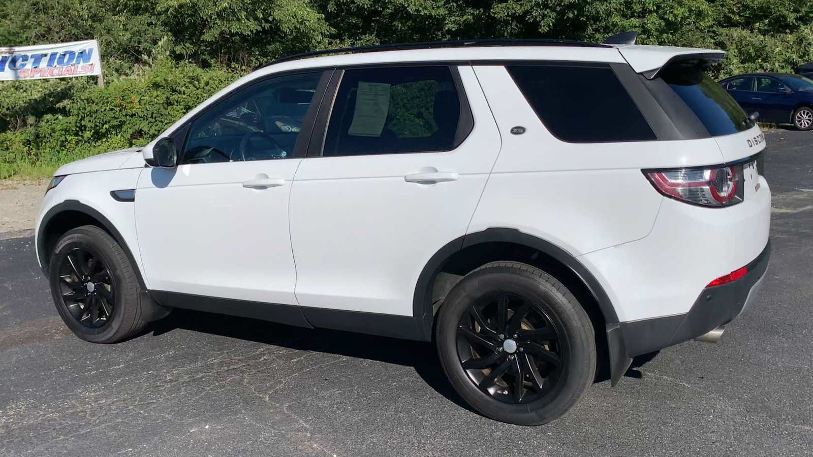Used 2017 Land Rover Discovery Sport HSE AWD/4WD image 6