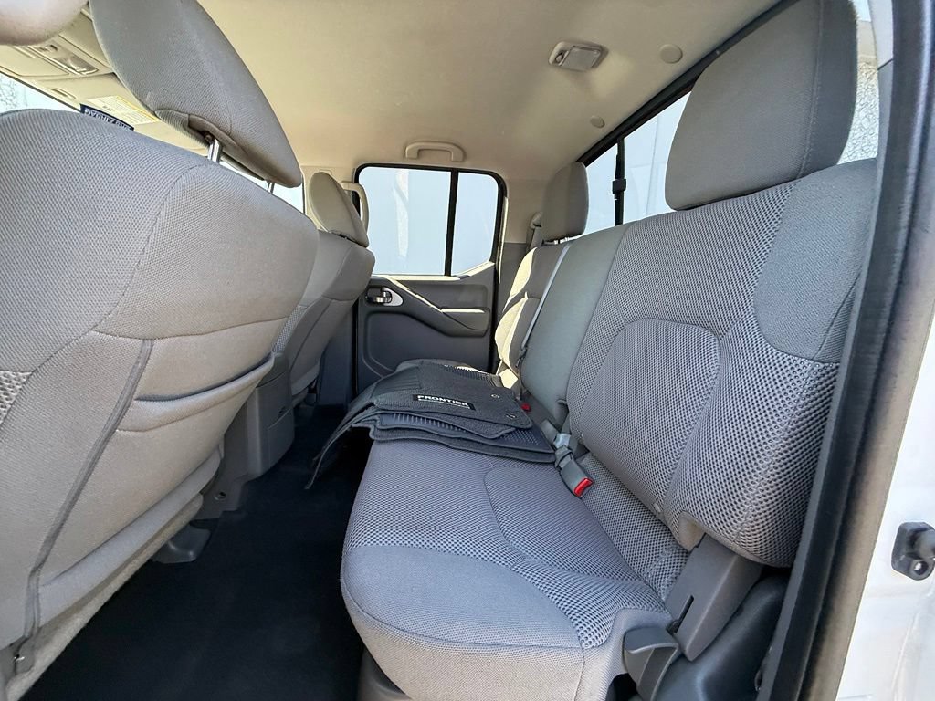 Used 2021 Nissan Frontier SV w/ Midnight Edition Floor Mats AWD/4WD image 16