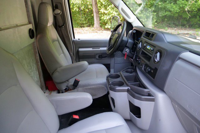 Used 2024 Ford E-450 and Econoline 450 Super Duty w/ Power Windows & Locks Group RWD image 32