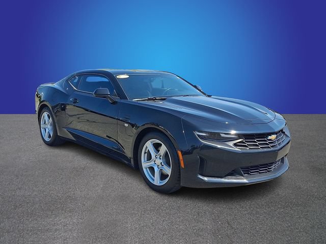 Used 2021 Chevrolet Camaro LT w/ Technology Package RWD image 3