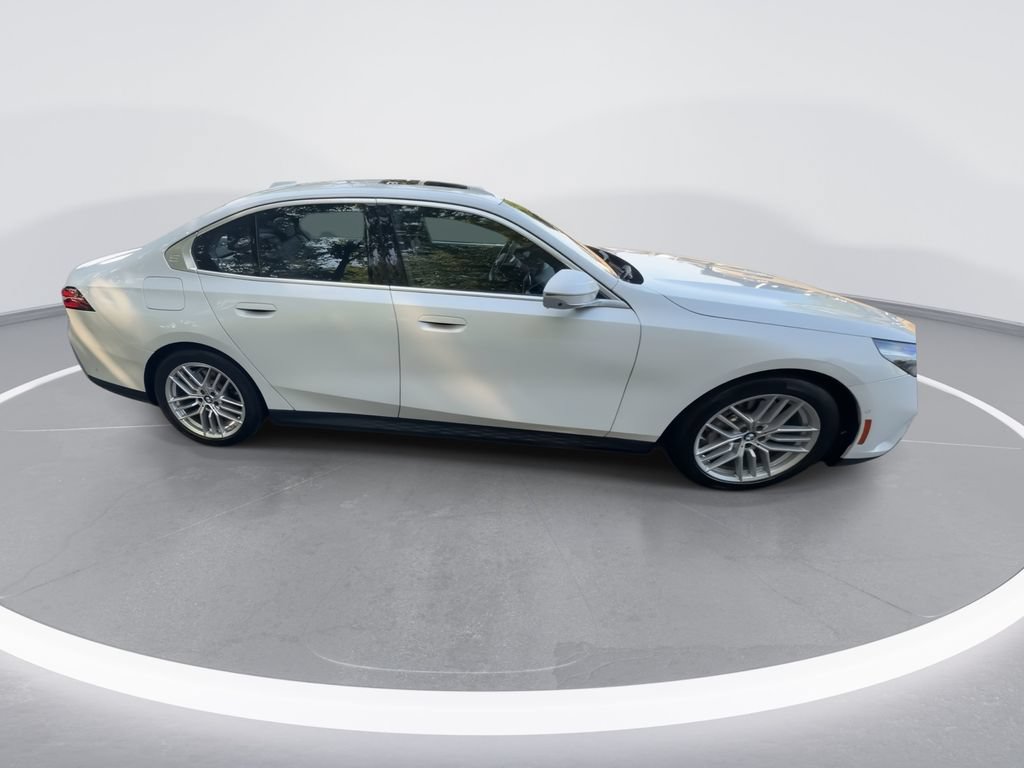 Used 2024 BMW 530i xDrive w/ Premium Package AWD/4WD image 9