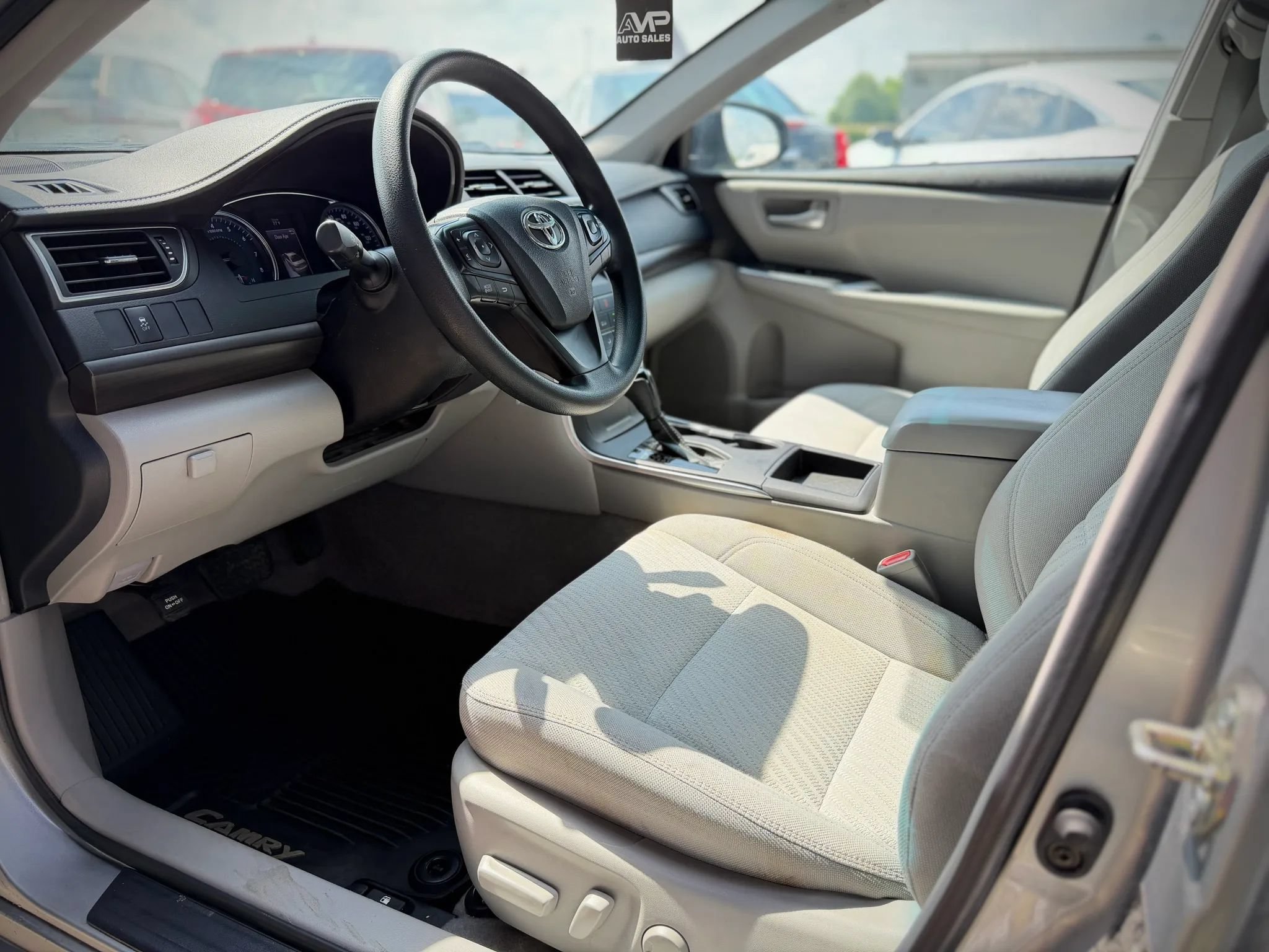 Used 2017 Toyota Camry LE FWD image 7