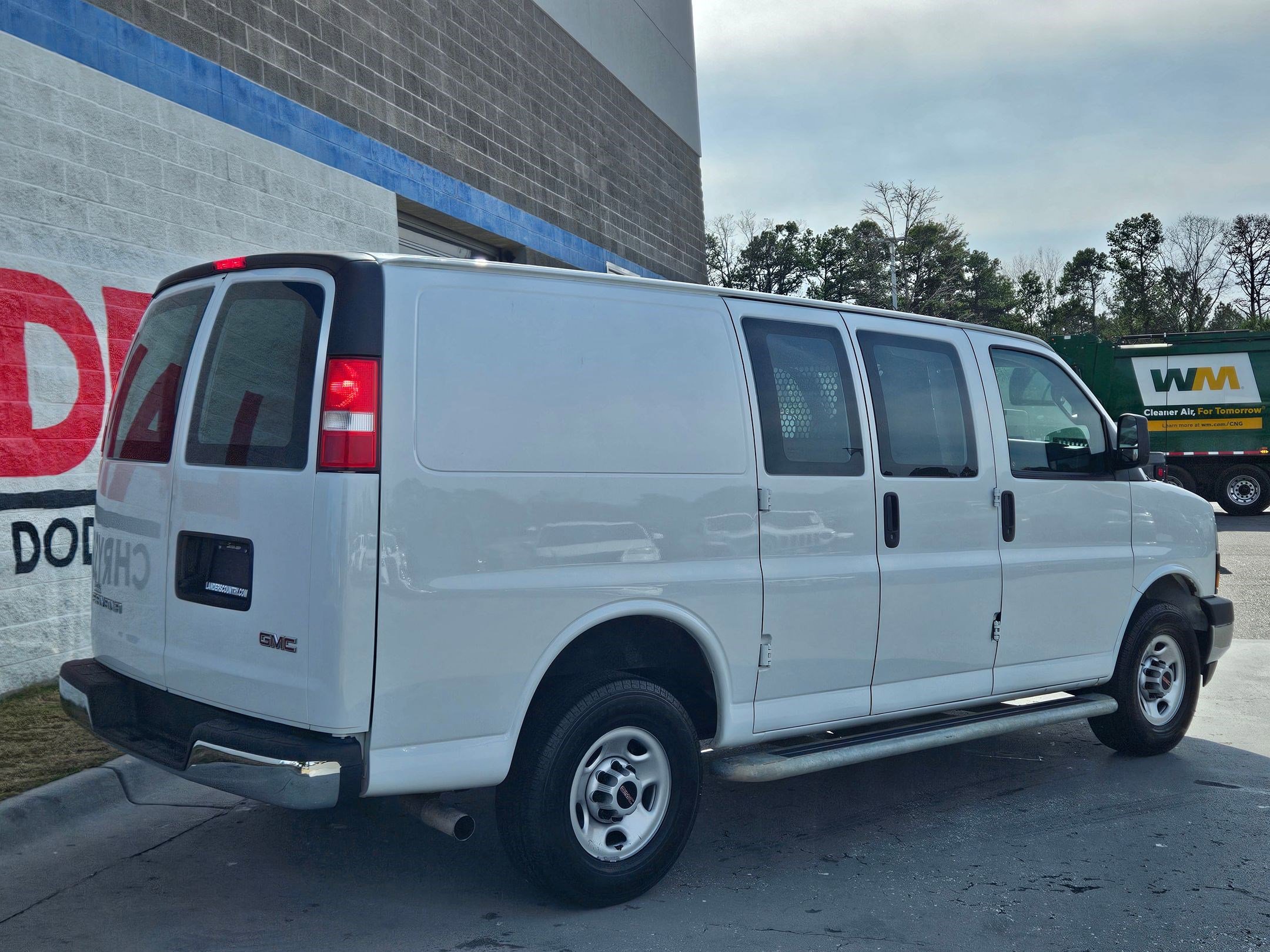 Used 2024 GMC Savana 2500 w/ Driver Convenience Package image 7