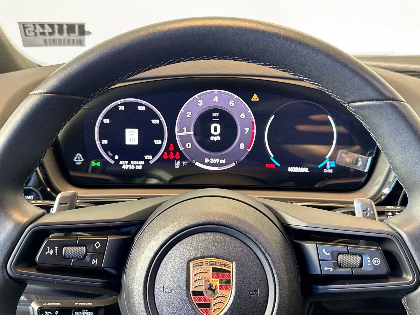 Certified 2025 Porsche Cayenne image 14