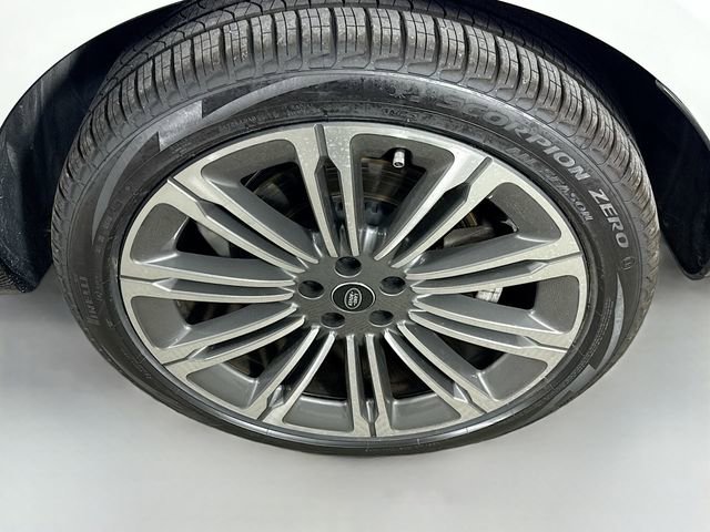 Certified 2024 Land Rover Range Rover Long Wheelbase SE AWD/4WD image 33
