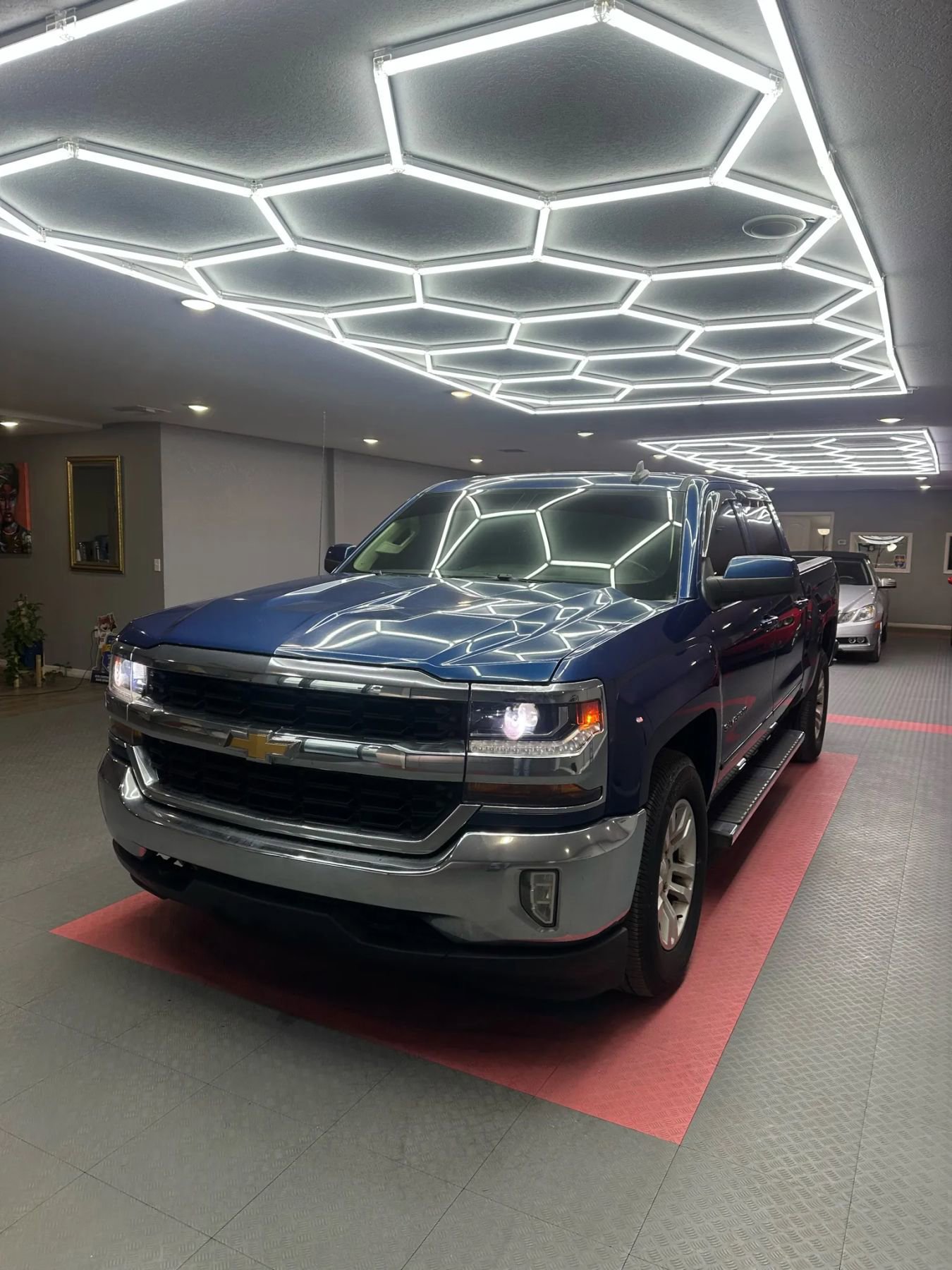 Used 2017 Chevrolet Silverado 1500 LT w/ All Star Edition RWD image 2