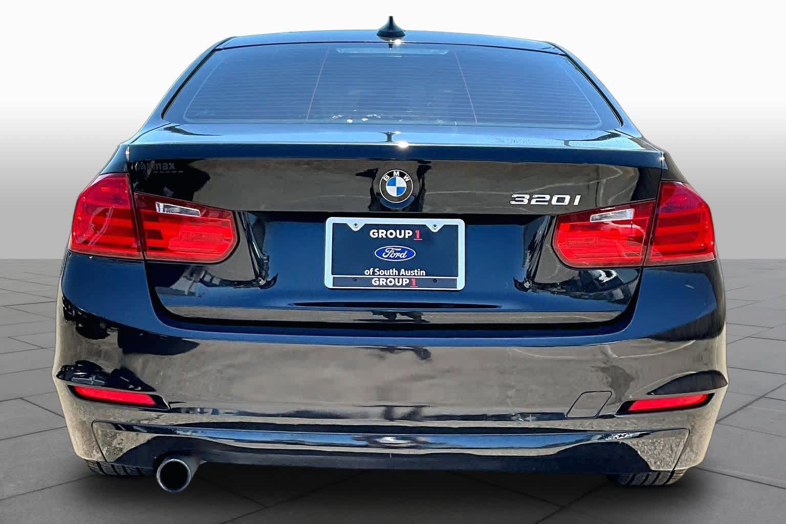 Used 2015 BMW 320i Sedan RWD image 8
