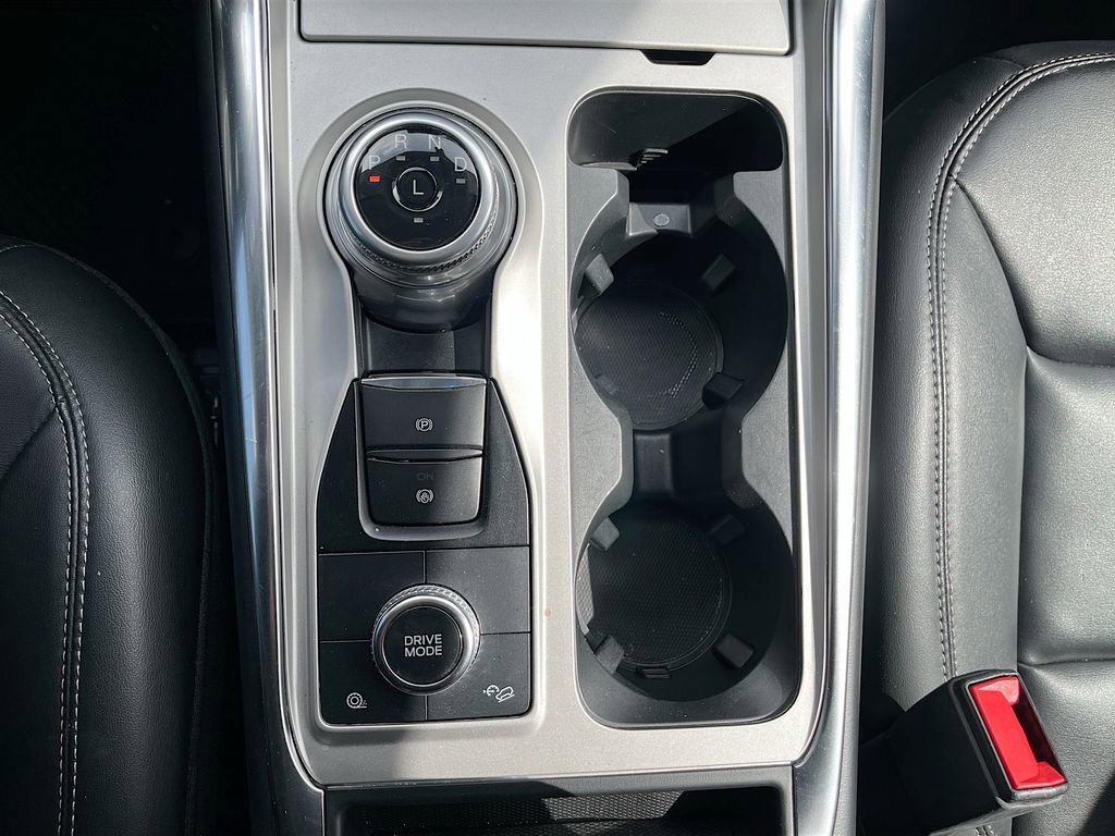 Used 2022 Ford Explorer XLT w/ Equipment Group 202A image 17