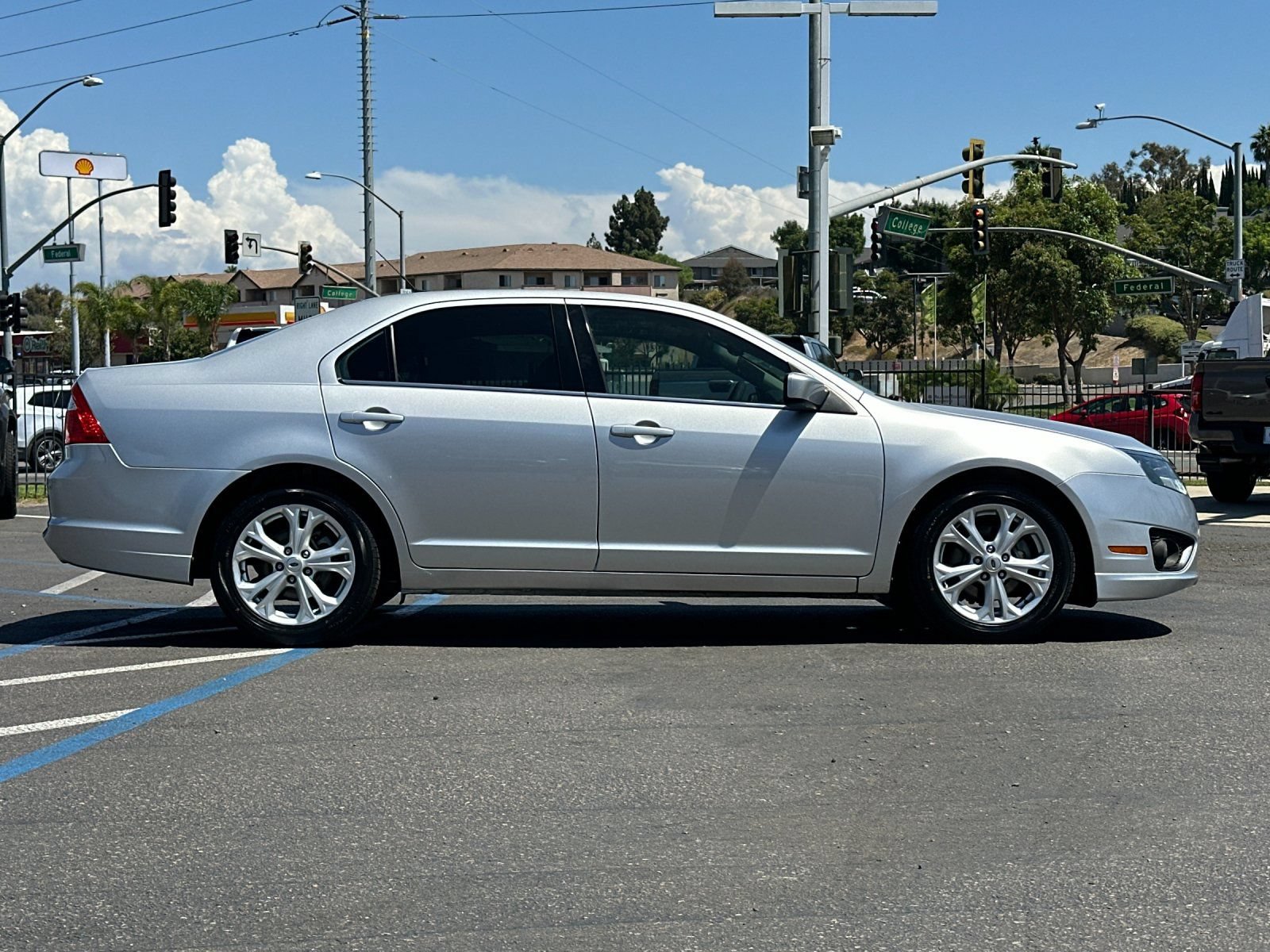 Used 2012 Ford Fusion SE FWD image 6