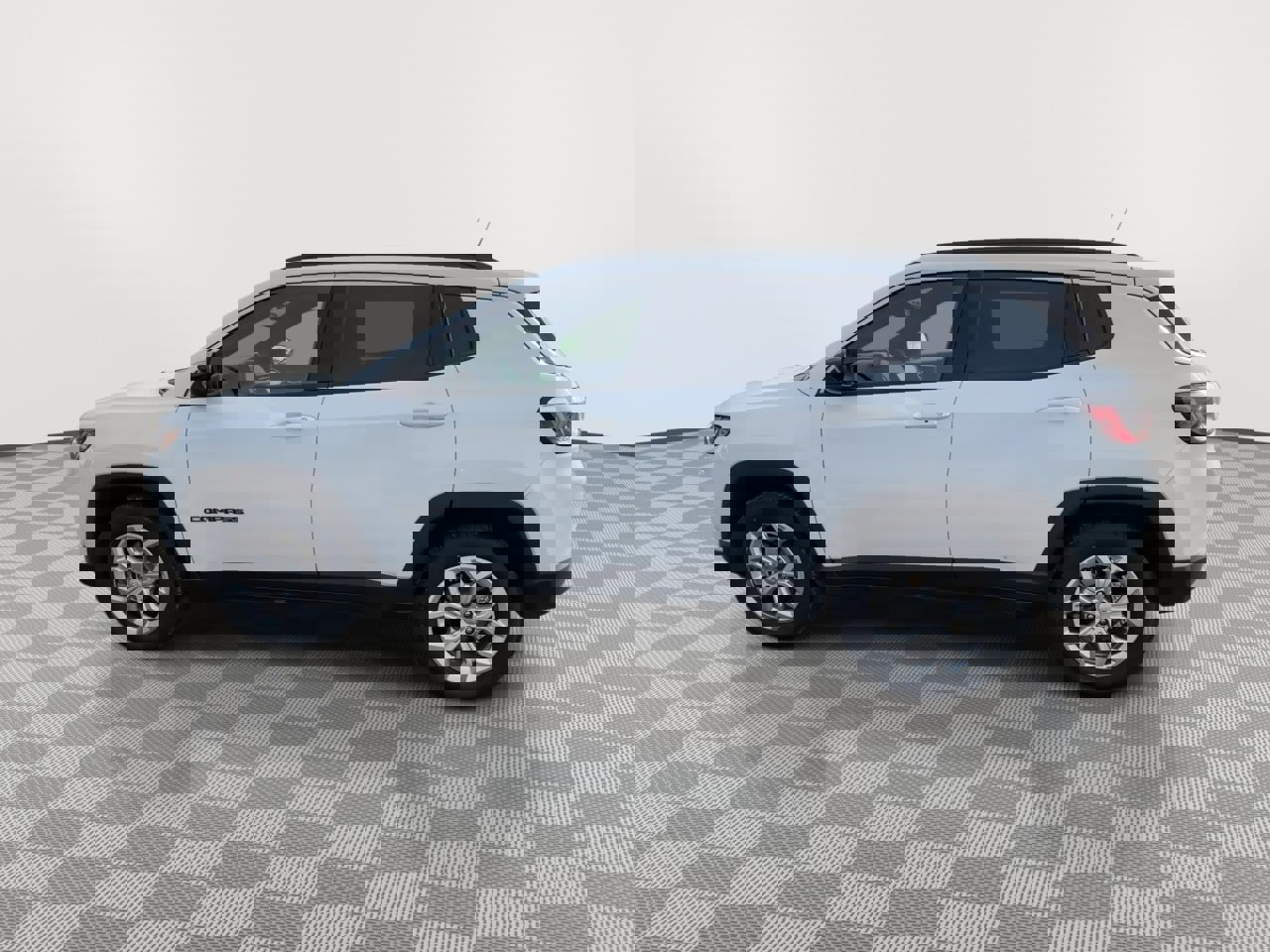 Used 2024 Jeep Compass Latitude AWD/4WD image 5