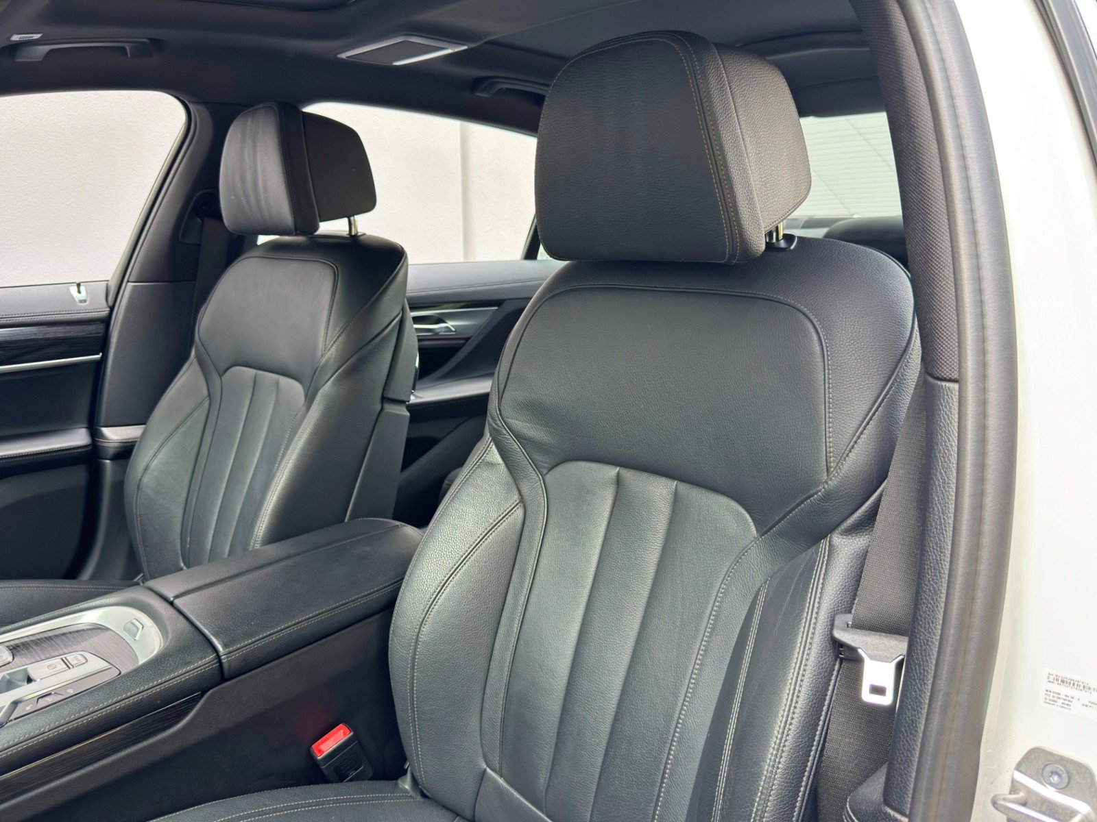 Used 2022 BMW 740i w/ M Sport Package RWD image 45