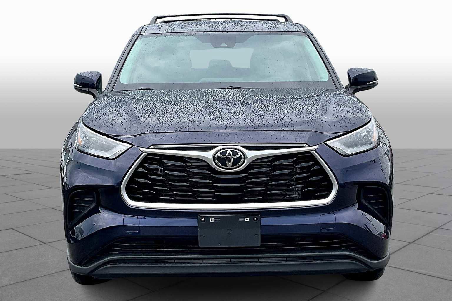 Used 2023 Toyota Highlander L image 3