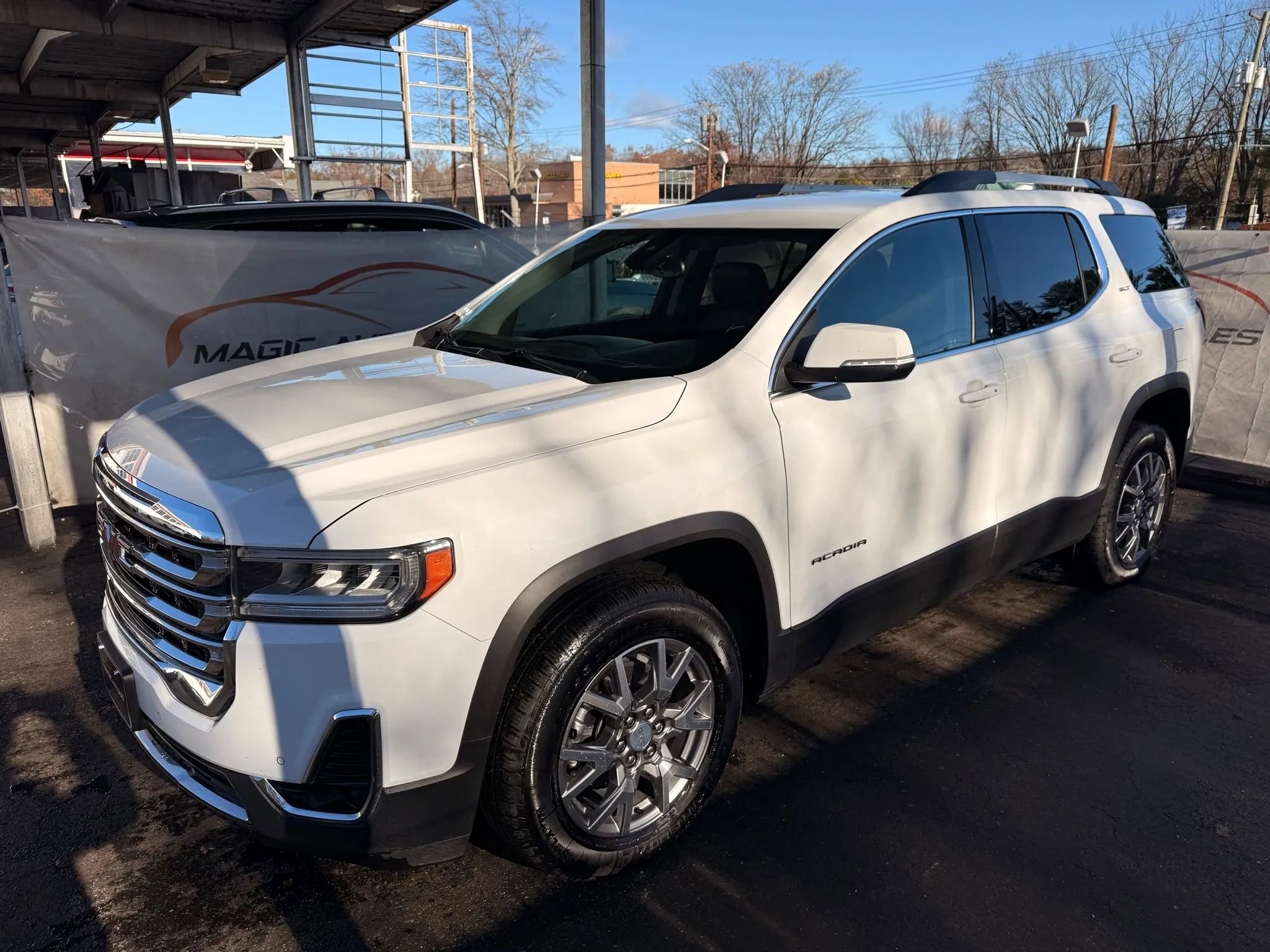 Used 2022 GMC Acadia SLT w/ LPO, Floor Liner Package image 56