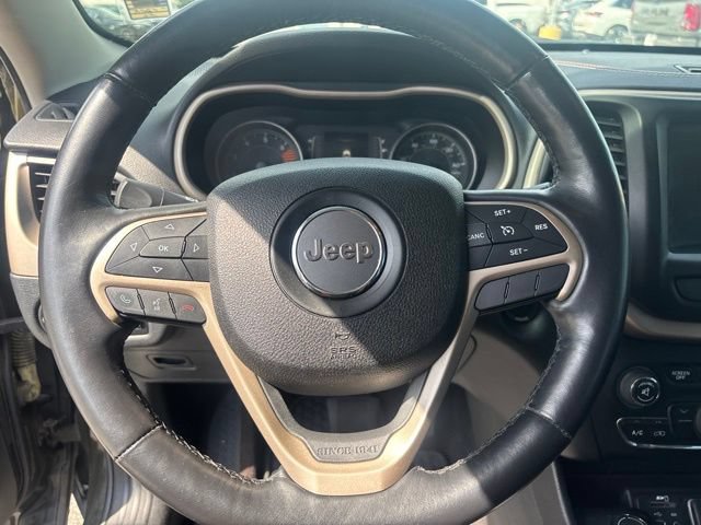 Used 2016 Jeep Cherokee 75th Anniversary AWD/4WD image 29