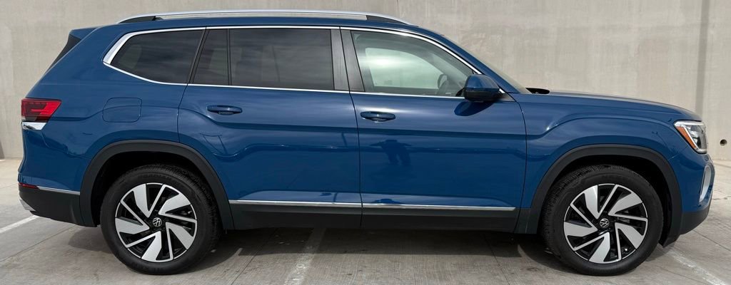 Certified 2025 Volkswagen Atlas SEL image 3