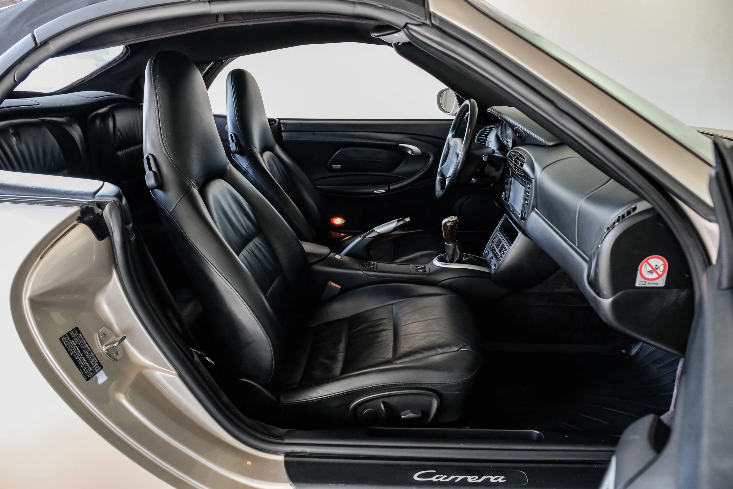 Used 2000 Porsche 911 Cabriolet image 32