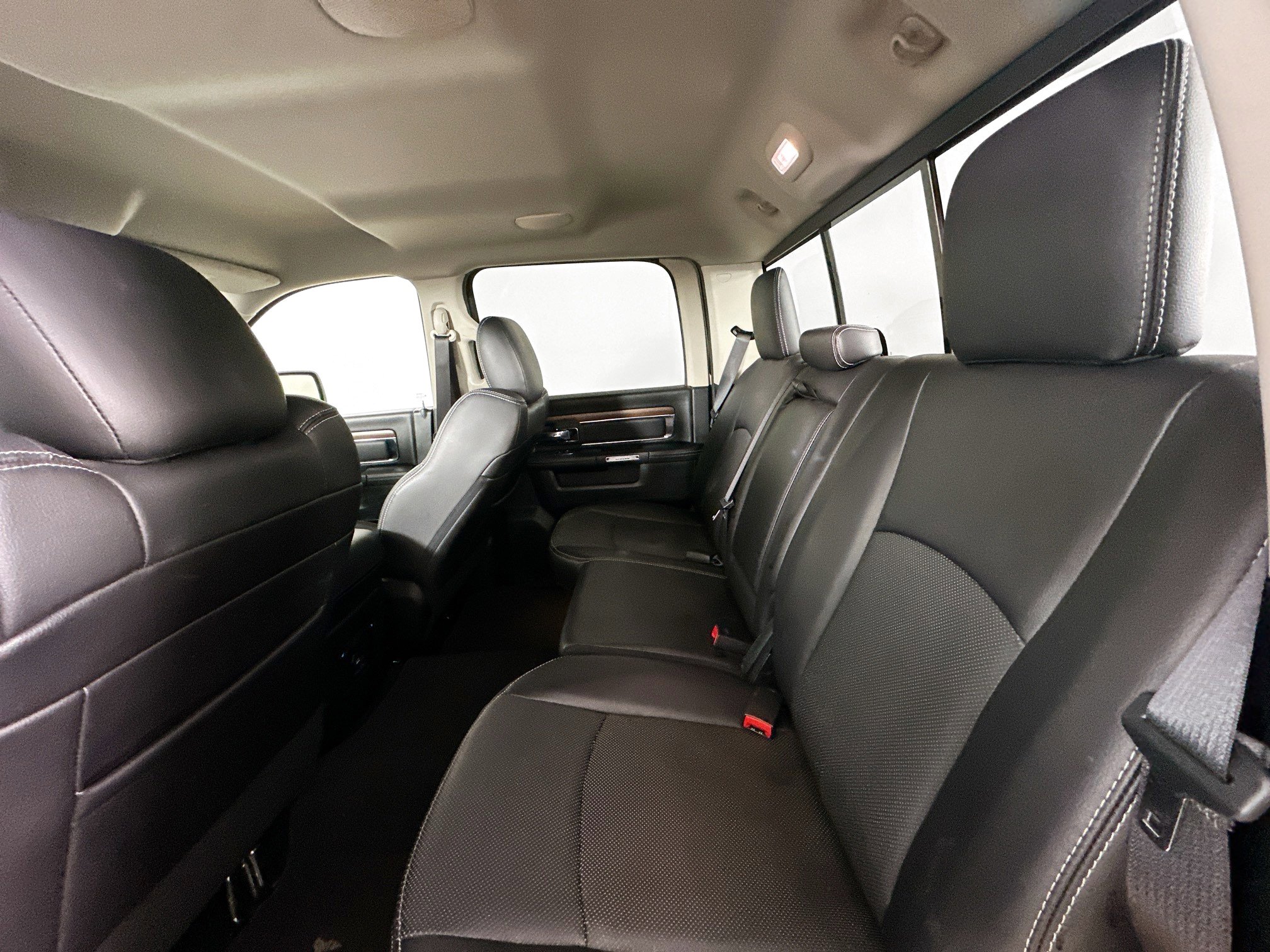 Used 2016 RAM 1500 Laramie w/ Convenience Group image 31