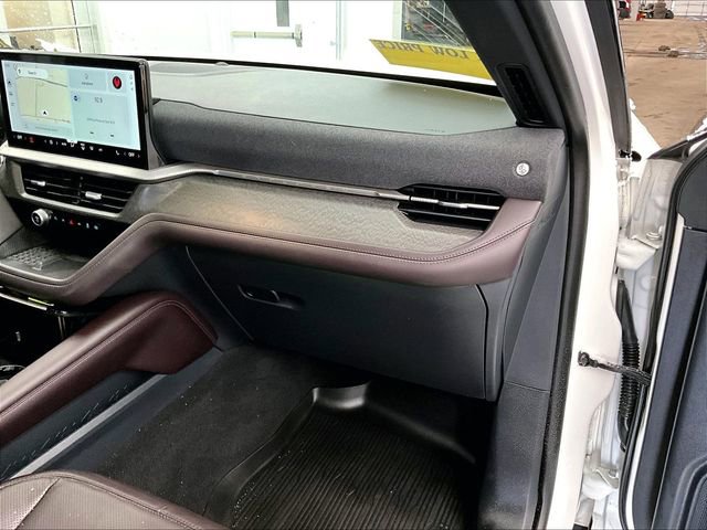 Used 2025 Ford Explorer Platinum w/ LUX Leather Package AWD/4WD image 13