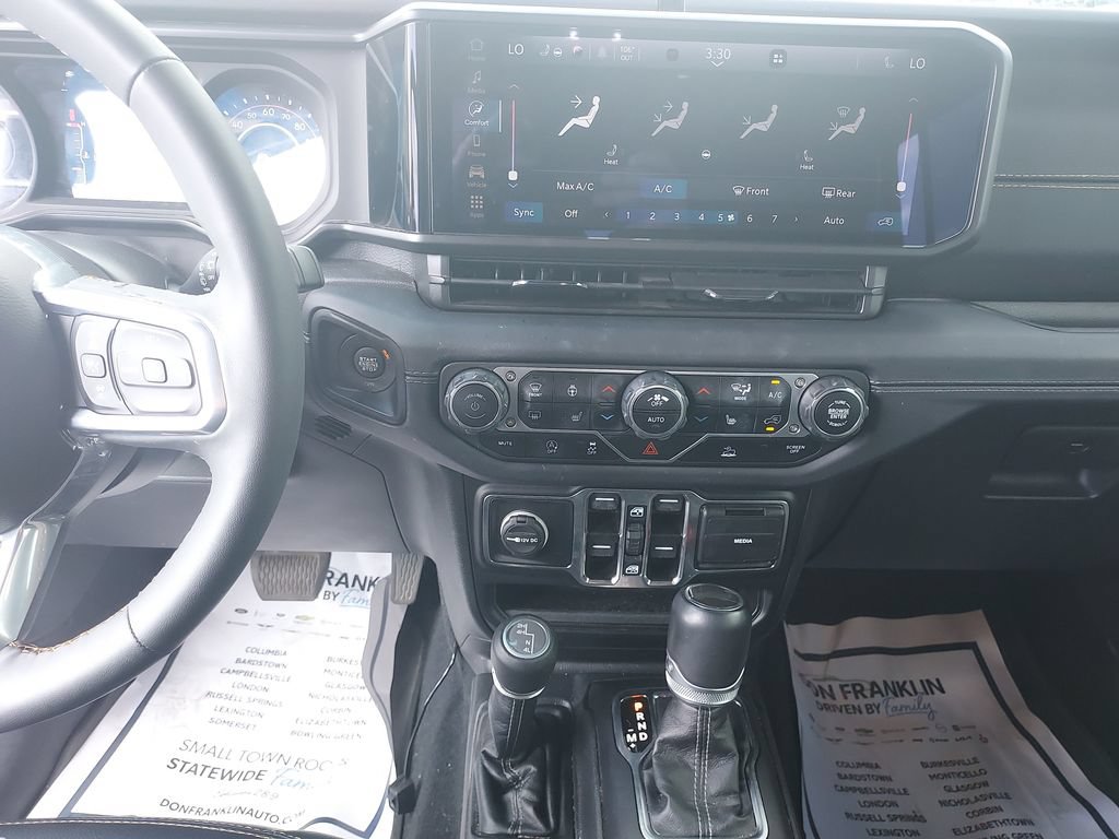 Used 2024 Jeep Wrangler Unlimited Sahara AWD/4WD image 20