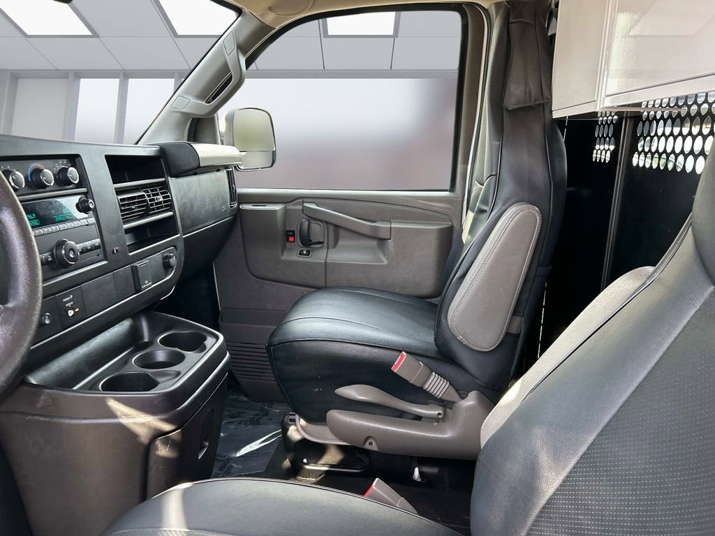 Used 2022 Chevrolet Express 2500 w/ Driver Convenience Package image 21