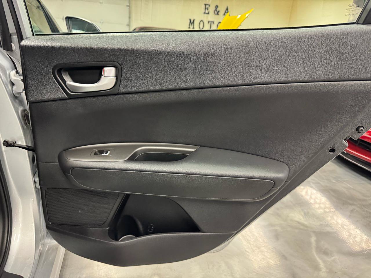 Used 2017 Kia Optima LX FWD image 31